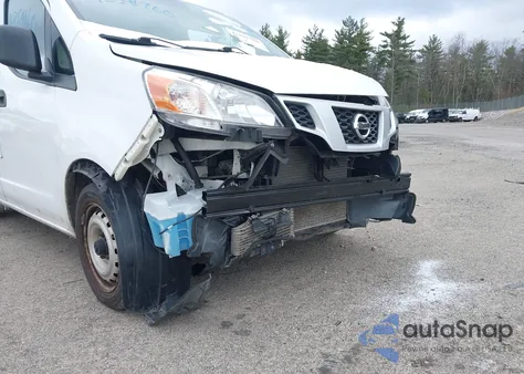 2015 Nissan Nv200 S из США, поврежденный, VIN 3N6CM0KN5FK697321